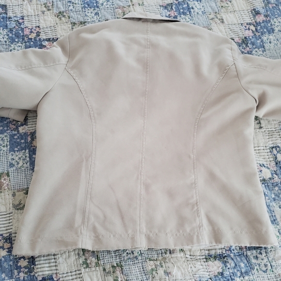 Ze-Ze Jacket - Picture 5 of 16